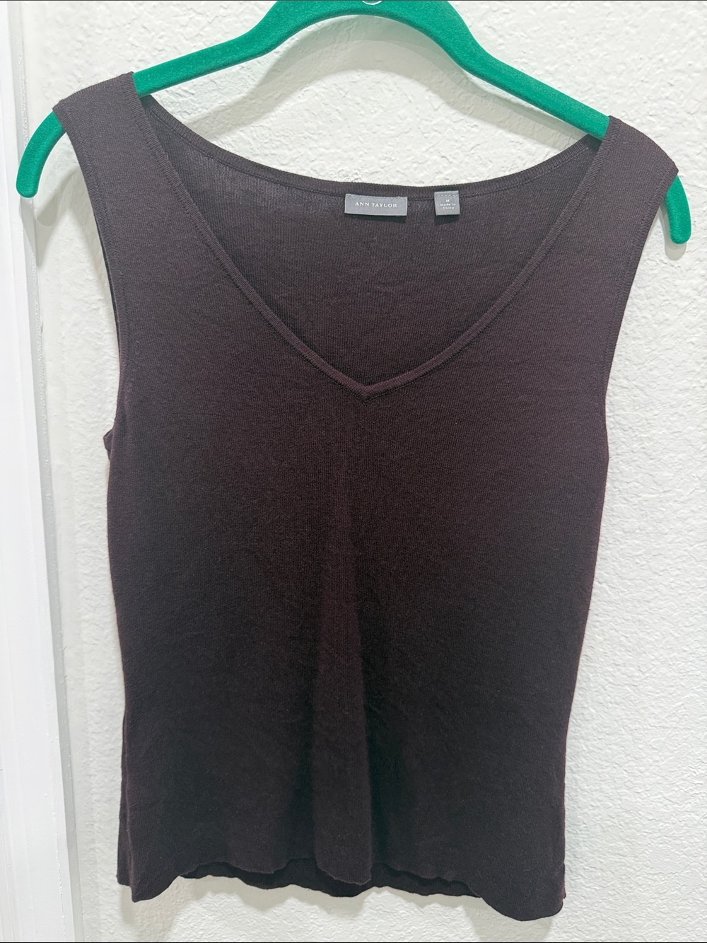 Ann Taylor Brown V-Neck Sleeveless Knit Tank